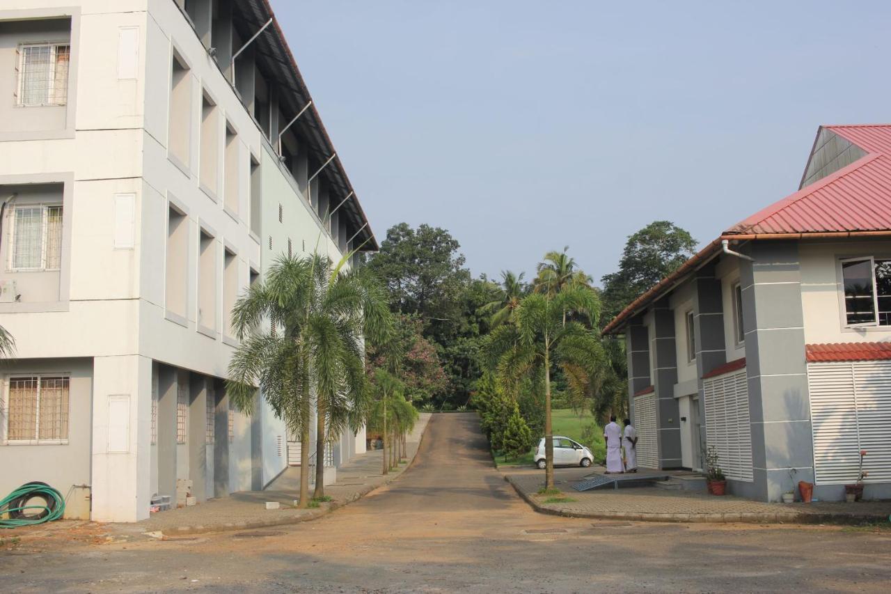 Angamaly Convention Centre Hotel Kochi Екстериор снимка