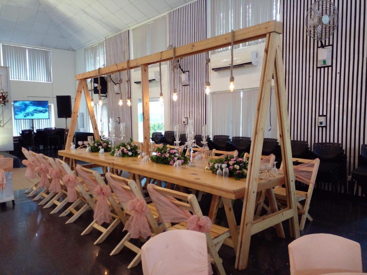 Angamaly Convention Centre Hotel Kochi Екстериор снимка