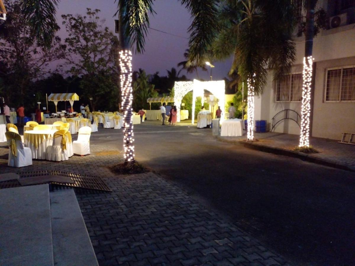 Angamaly Convention Centre Hotel Kochi Екстериор снимка