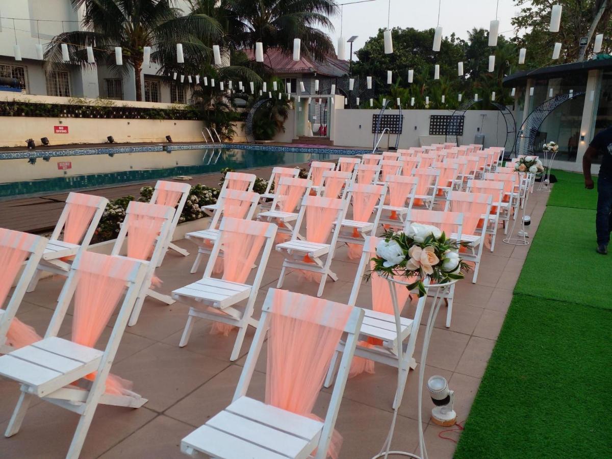 Angamaly Convention Centre Hotel Kochi Екстериор снимка